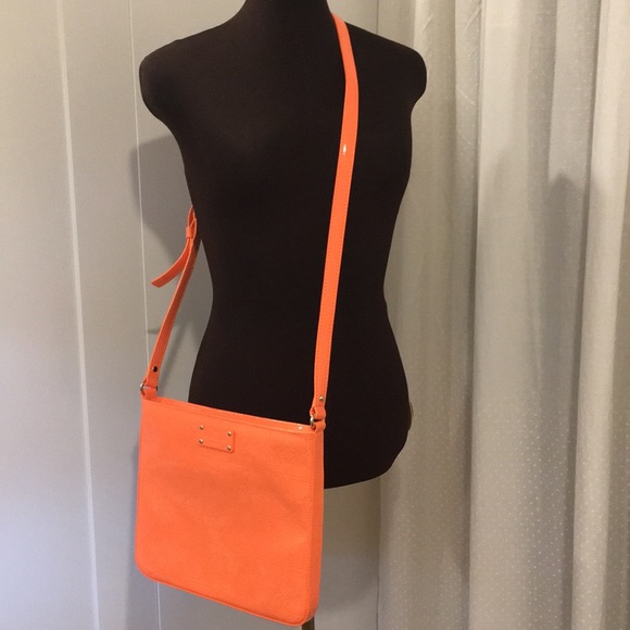 kate spade Handbags - Kate spade Darby metro crossbody handbag